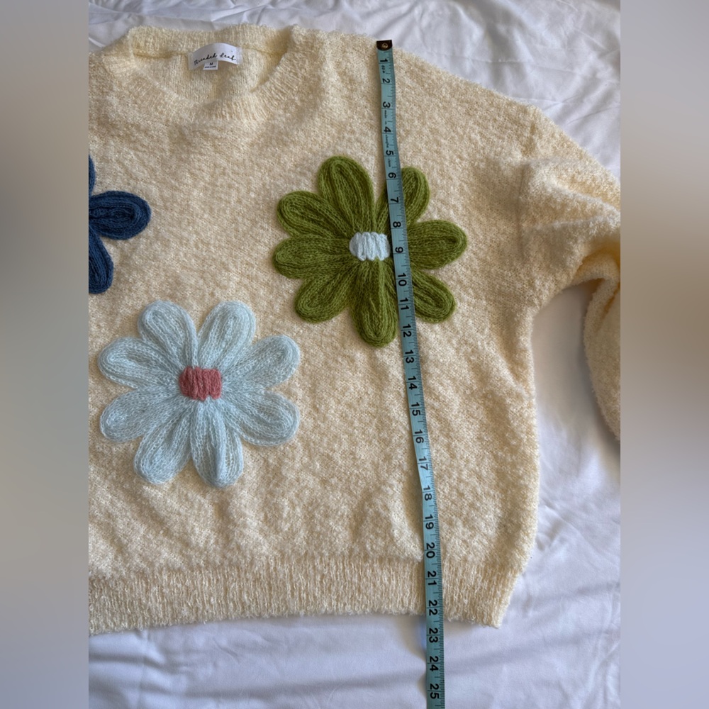 Women’s crochet flower cozy sweater size M granny core hippie boho‎ artsy - Picture 6 of 13